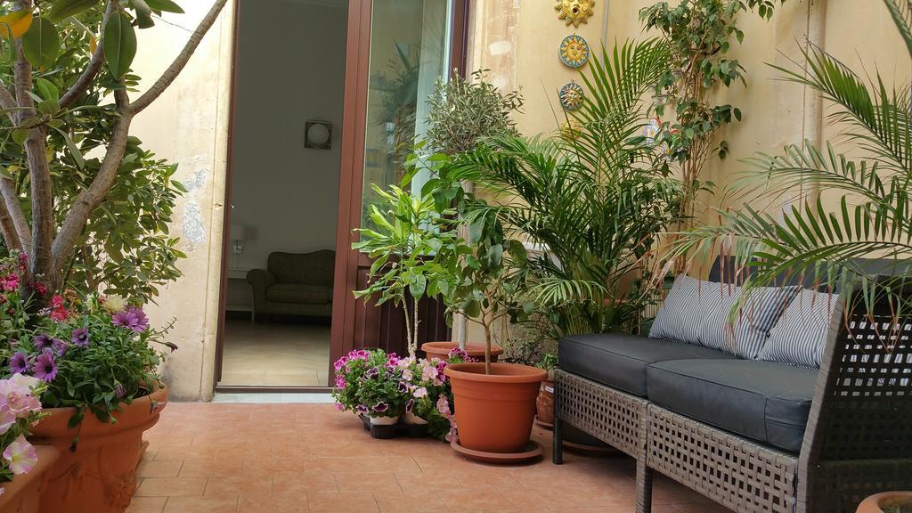 Centro Storico B&B Catánia Buitenkant foto