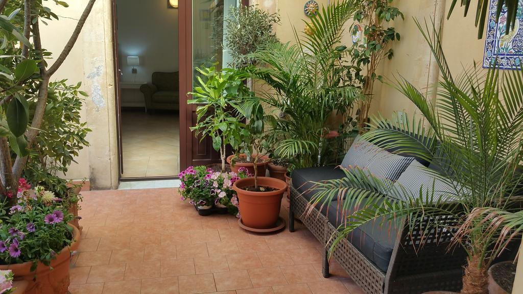 Centro Storico B&B Catánia Buitenkant foto
